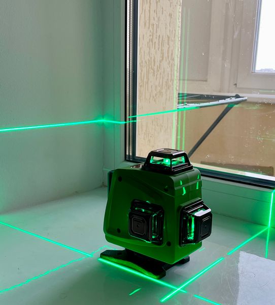 Лазерный уровень PRO-CRAFT LE-4G GREEN LINE NEW в чемодане (АКБ, ДЕРЖАТЕЛЬ В КОМПЛЕКТЕ) 000406 фото